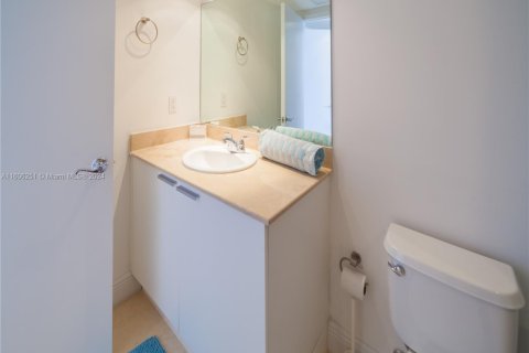 Copropriété à louer à Sunny Isles Beach, Floride: 2 chambres, 132.2 m2 № 2262470 - photo 17