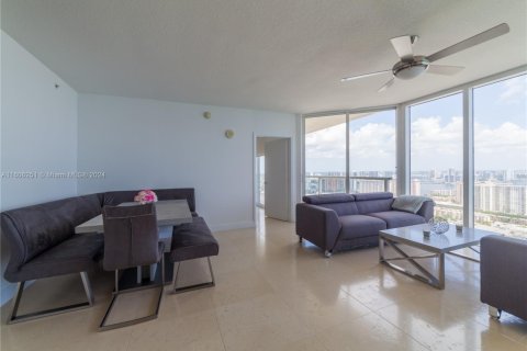 Copropriété à louer à Sunny Isles Beach, Floride: 2 chambres, 132.2 m2 № 2262470 - photo 6