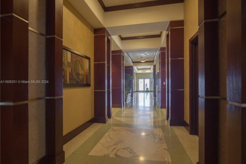 Copropriété à louer à Sunny Isles Beach, Floride: 2 chambres, 132.2 m2 № 2262470 - photo 25