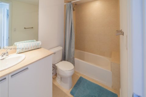 Copropriété à louer à Sunny Isles Beach, Floride: 2 chambres, 132.2 m2 № 2262470 - photo 16