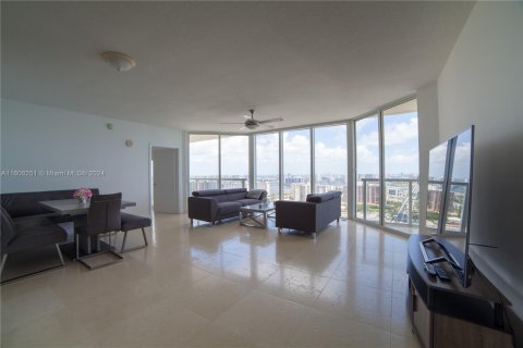 Copropriété à louer à Sunny Isles Beach, Floride: 2 chambres, 132.2 m2 № 2262470 - photo 5