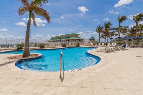 Copropriété à louer à Sunny Isles Beach, Floride: 2 chambres, 132.2 m2 № 2262470 - photo 27