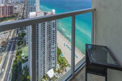 Copropriété à louer à Sunny Isles Beach, Floride: 2 chambres, 132.2 m2 № 2262470 - photo 21
