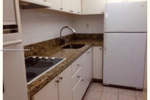 Condominio en venta en Miami Beach, Florida, 50.45 m2 № 1875108 - foto 9