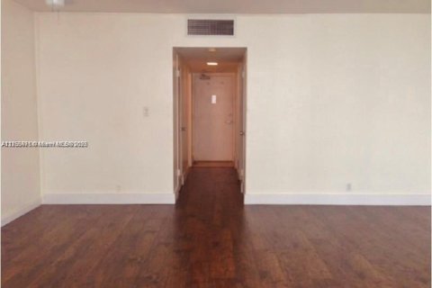 Condominio en venta en Miami Beach, Florida, 50.45 m2 № 1875108 - foto 8