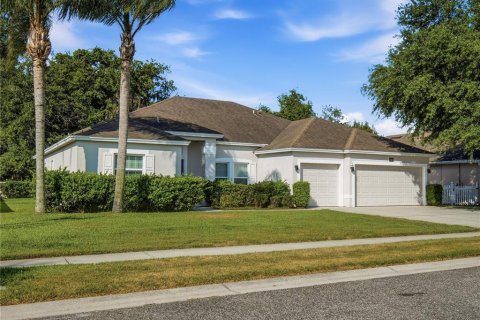 House in New Smyrna Beach, Florida 4 bedrooms, 231.51 sq.m. № 2218312