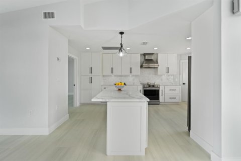Casa en venta en Stuart, Florida, 4 dormitorios, 253.07 m2 № 2077739 - foto 10
