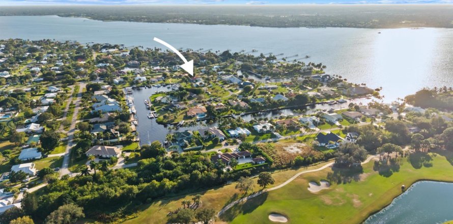Casa en Stuart, Florida 4 dormitorios, 253.07 m2 № 2077739
