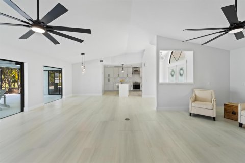 Casa en venta en Stuart, Florida, 4 dormitorios, 253.07 m2 № 2077739 - foto 8