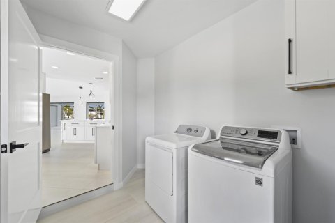 Casa en venta en Stuart, Florida, 4 dormitorios, 253.07 m2 № 2077739 - foto 23