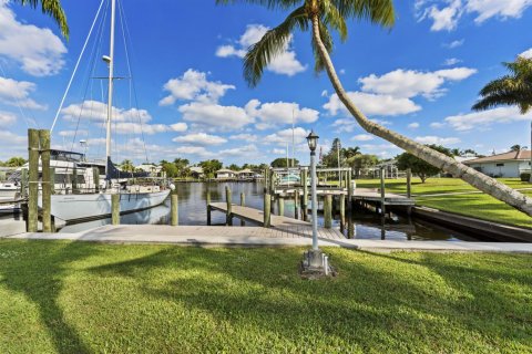 Casa en venta en Stuart, Florida, 4 dormitorios, 253.07 m2 № 2077739 - foto 30