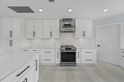 Casa en venta en Stuart, Florida, 4 dormitorios, 253.07 m2 № 2077739 - foto 14