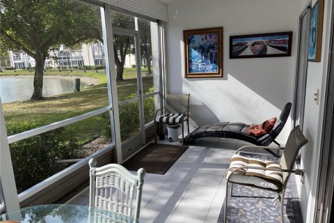 Снять в аренду кондоминиум в Коконат Крик, Флорида 2 спальни, 93.09м2, № 1950599 - фото 26