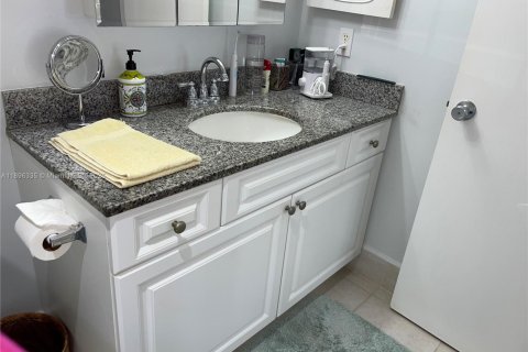 Снять в аренду кондоминиум в Коконат Крик, Флорида 2 спальни, 93.09м2, № 1950599 - фото 22