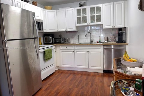 Снять в аренду кондоминиум в Коконат Крик, Флорида 2 спальни, 93.09м2, № 1950599 - фото 6