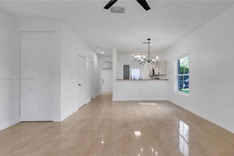 Touwnhouse à vendre à Miramar, Floride: 3 chambres, 116.22 m2 № 1975037 - photo 4