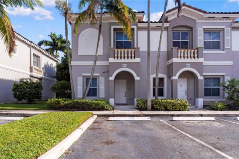 Touwnhouse à vendre à Miramar, Floride: 3 chambres, 116.22 m2 № 1975037 - photo 1