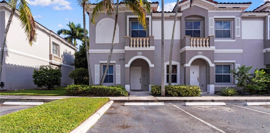 Touwnhouse à Miramar, Floride 3 chambres, 116.22 m2 № 1975037