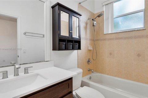 Touwnhouse à vendre à Miramar, Floride: 3 chambres, 116.22 m2 № 1975037 - photo 22