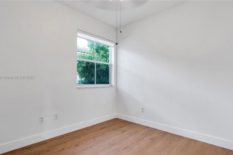 Touwnhouse à vendre à Miramar, Floride: 3 chambres, 116.22 m2 № 1975037 - photo 25