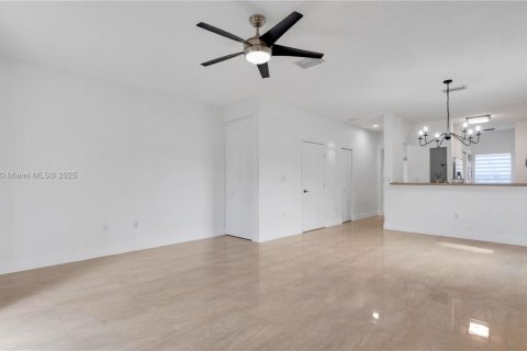 Touwnhouse à vendre à Miramar, Floride: 3 chambres, 116.22 m2 № 1975037 - photo 5