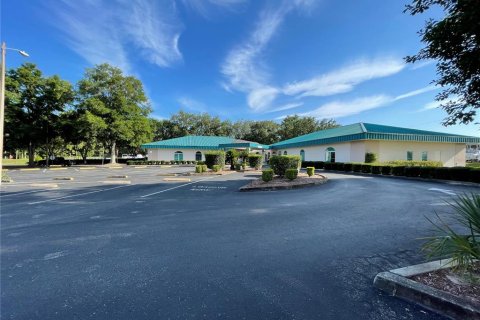 Propiedad comercial en alquiler en Inverness, Florida, 810.85 m2 № 1198638 - foto 2