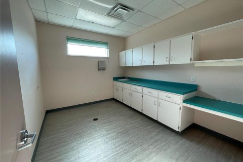 Propiedad comercial en alquiler en Inverness, Florida, 810.85 m2 № 1198638 - foto 27
