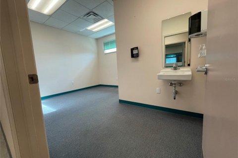Propiedad comercial en alquiler en Inverness, Florida, 810.85 m2 № 1198638 - foto 17