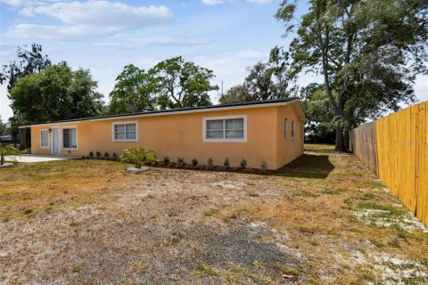 Villa ou maison à vendre à Dover, Floride: 4 chambres, 158.4 m2 № 1914622 - photo 5