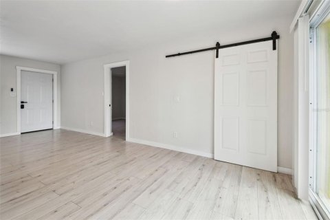 Villa ou maison à vendre à Dover, Floride: 4 chambres, 158.4 m2 № 1914622 - photo 24