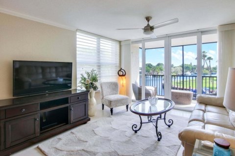 Condo in Boca Raton, Florida, 2 bedrooms  № 2399954 - photo 13