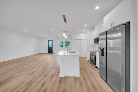 Casa en venta en Port Charlotte, Florida, 3 dormitorios, 175.21 m2 № 2381152 - foto 7