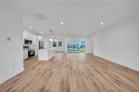 Casa en venta en Port Charlotte, Florida, 3 dormitorios, 175.21 m2 № 2381152 - foto 22