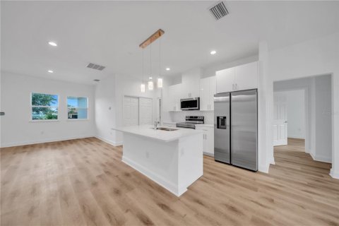 Casa en venta en Port Charlotte, Florida, 3 dormitorios, 175.21 m2 № 2381152 - foto 6