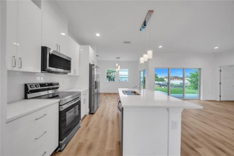 Casa en venta en Port Charlotte, Florida, 3 dormitorios, 175.21 m2 № 2381152 - foto 19