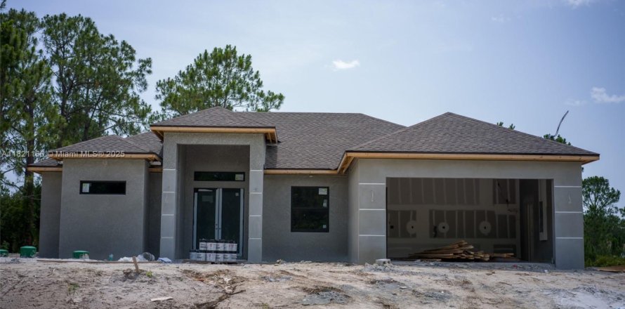 Casa en Lehigh Acres, Florida 3 dormitorios, 168.62 m2 № 1784074