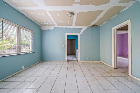 Casa en venta en Miami, Florida, 2 dormitorios, 173.82 m2 № 2033568 - foto 9