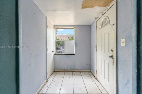 Casa en venta en Miami, Florida, 2 dormitorios, 173.82 m2 № 2033568 - foto 5