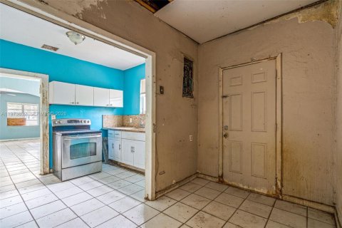 Casa en venta en Miami, Florida, 2 dormitorios, 173.82 m2 № 2033568 - foto 16