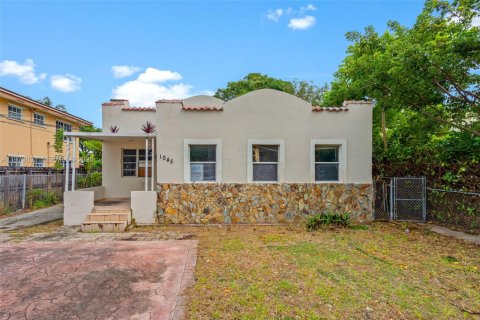 Casa en venta en Miami, Florida, 2 dormitorios, 173.82 m2 № 2033568 - foto 3