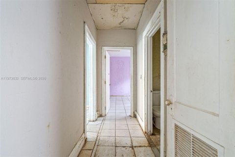 Casa en venta en Miami, Florida, 2 dormitorios, 173.82 m2 № 2033568 - foto 17