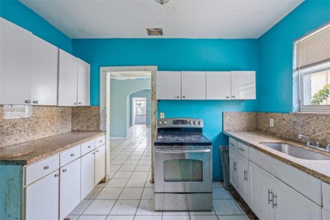 Casa en venta en Miami, Florida, 2 dormitorios, 173.82 m2 № 2033568 - foto 14
