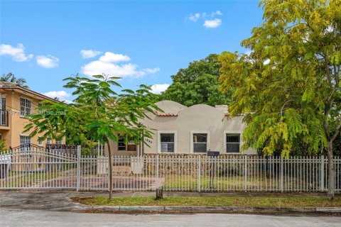 Casa en Miami, Florida 2 dormitorios, 173.82 m2 № 2033568