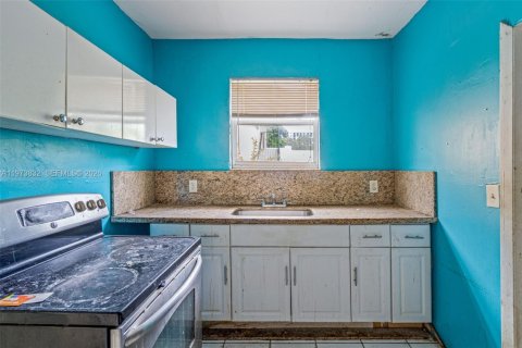 Casa en venta en Miami, Florida, 2 dormitorios, 173.82 m2 № 2033568 - foto 13
