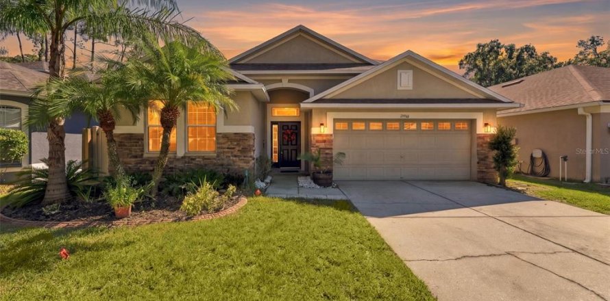 Villa ou maison à Land O' Lakes, Floride 4 chambres, 237.46 m2 № 2419045