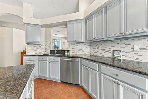 Villa ou maison à vendre à Land O' Lakes, Floride: 4 chambres, 237.46 m2 № 2419045 - photo 13