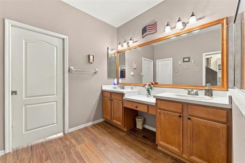 Villa ou maison à vendre à Land O' Lakes, Floride: 4 chambres, 237.46 m2 № 2419045 - photo 27