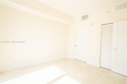 Apartment in Coral Gables, Florida 3 bedrooms, 136.1 sq.m. № 1994451 - photo 13