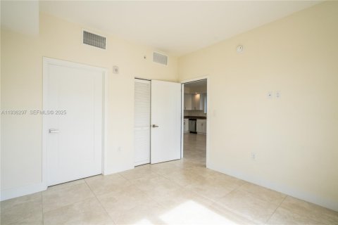 Apartment in Coral Gables, Florida 3 bedrooms, 136.1 sq.m. № 1994451 - photo 12