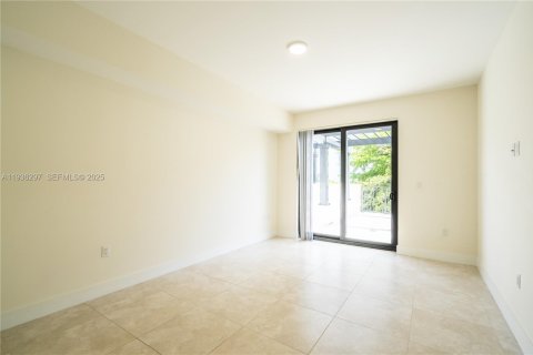 Apartment in Coral Gables, Florida 3 bedrooms, 136.1 sq.m. № 1994451 - photo 21